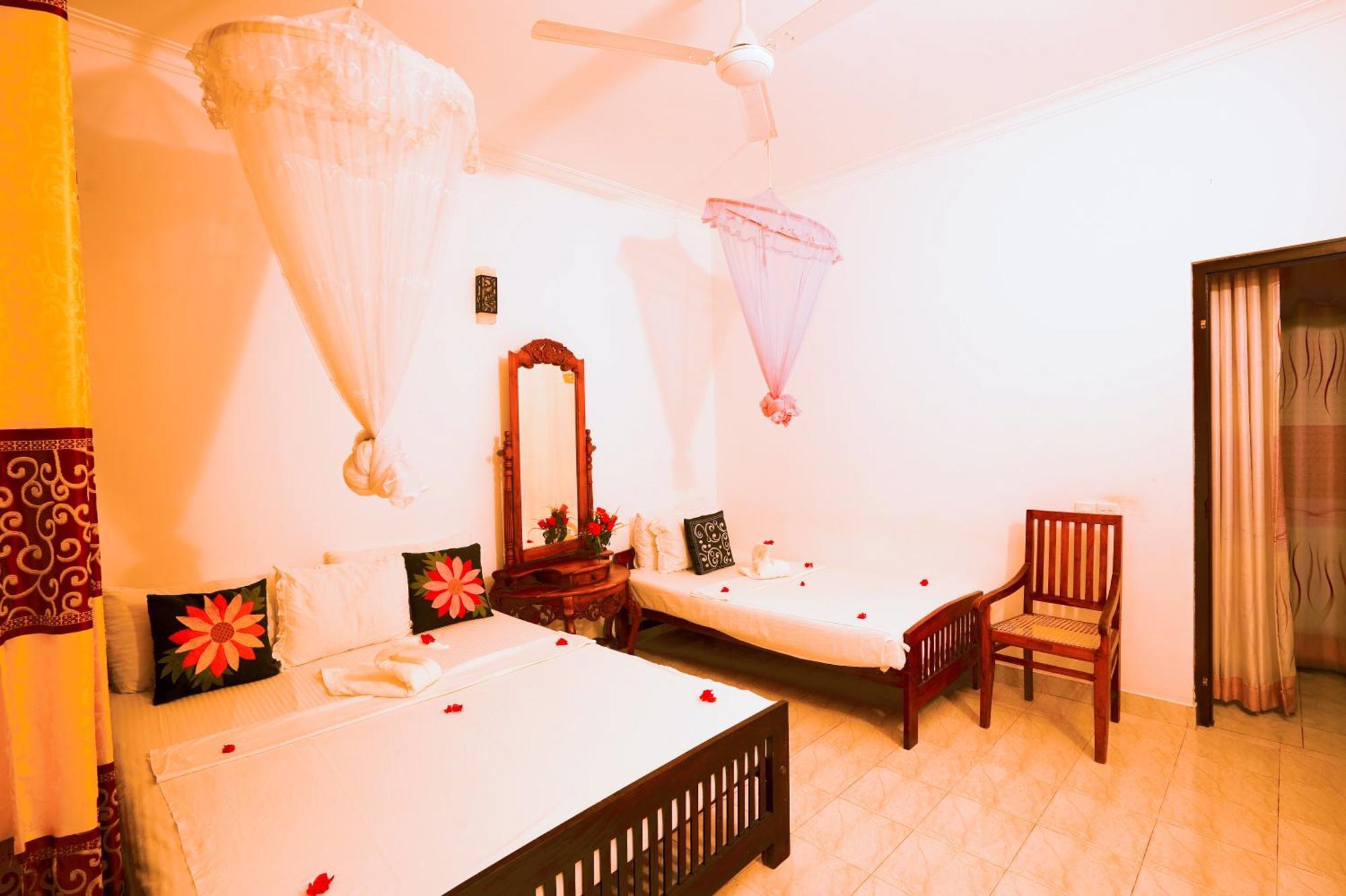 גאלה Frangipani Motel מראה חיצוני תמונה