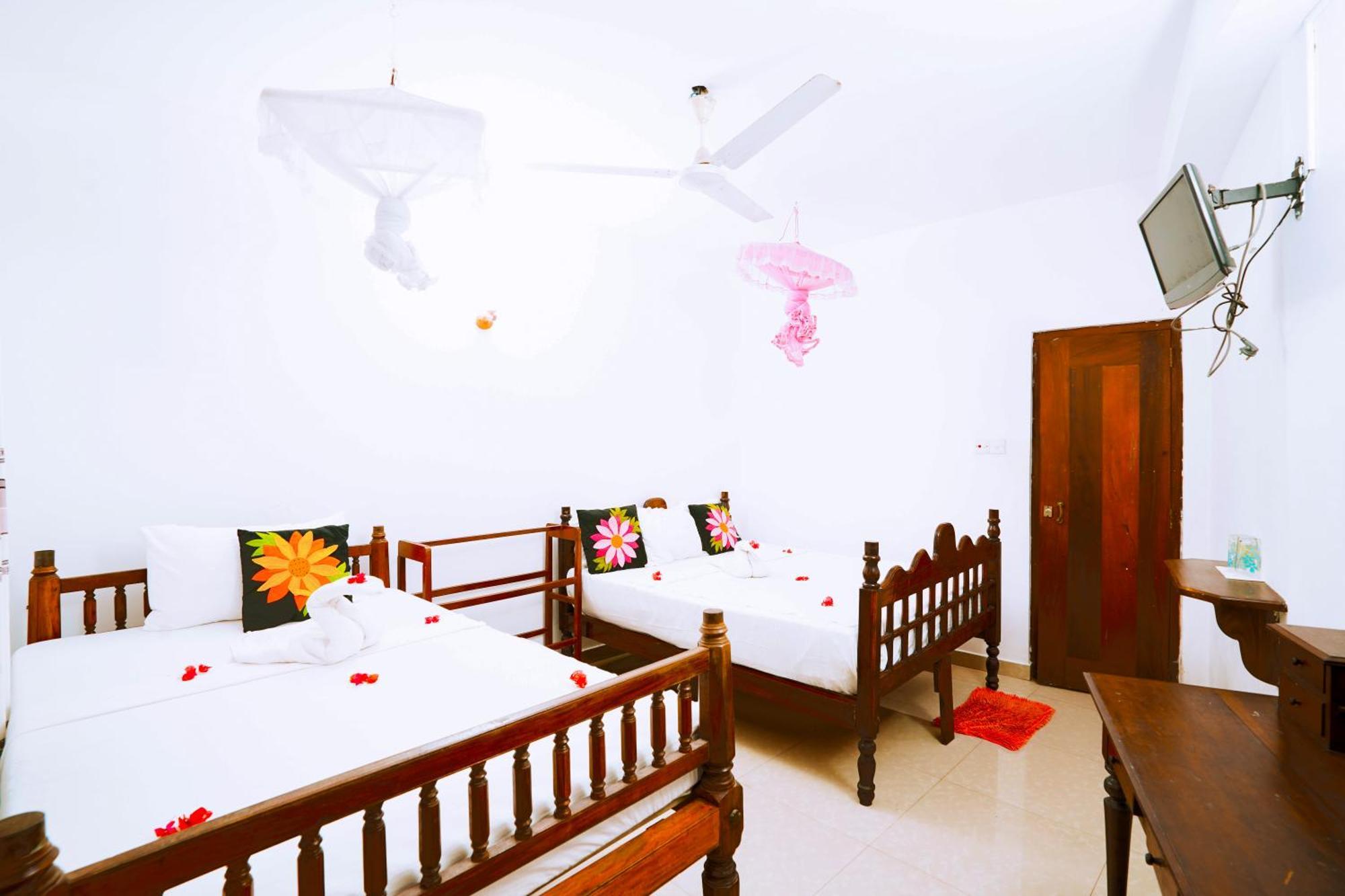 גאלה Frangipani Motel מראה חיצוני תמונה